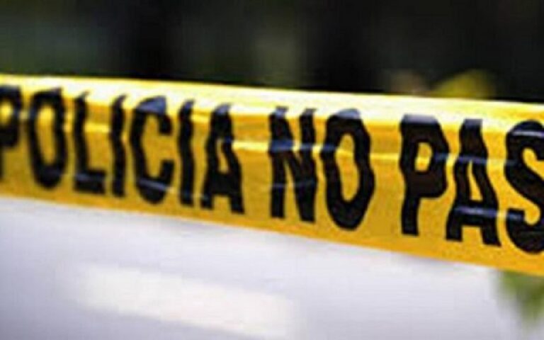 Hallan a dos mujeres y un hombre muertos en departamento de Reforma en CDMX.