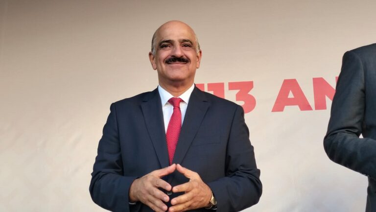 Ricardo Ahued sí sirve