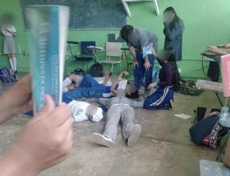 Separan del cargo a maestro que encerró a alumnos sin ventilación en #Coatzacoalcos  #Veracruz