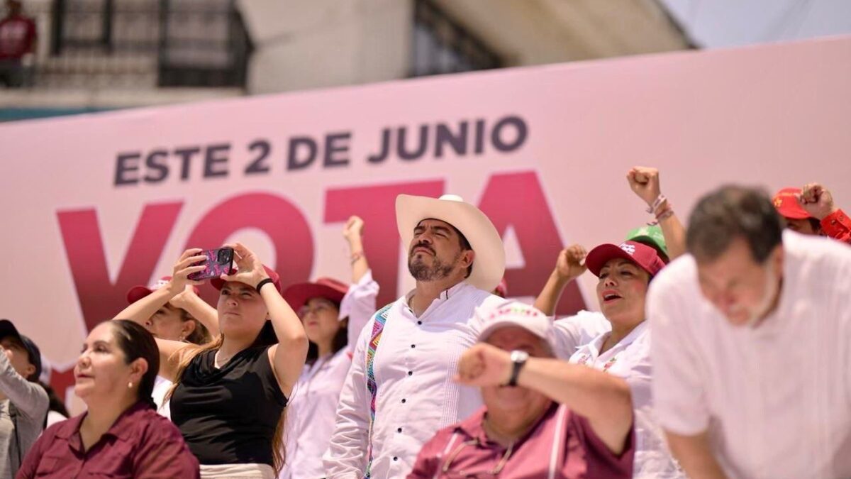 Zenyazen Escobar presente en el cierre de campaña de Rocío Nahle