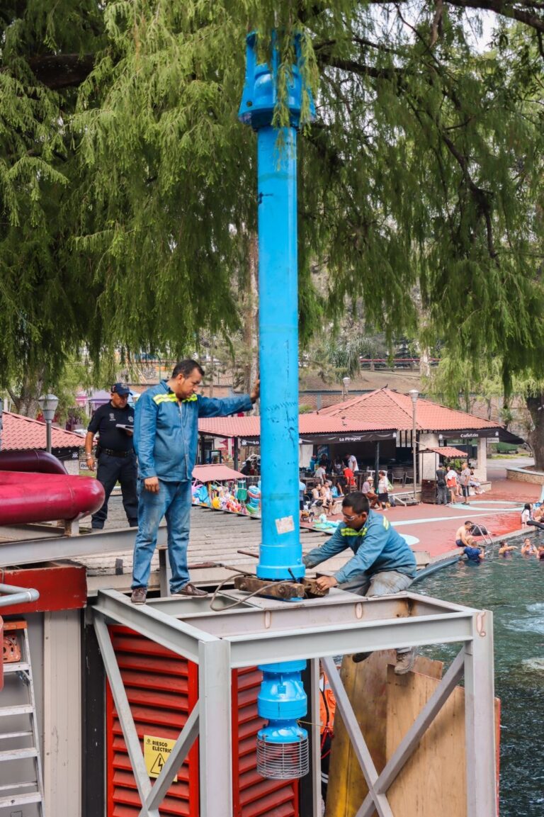 REALIZAN INSTALACIÓN DE BOMBA HIDRÁULICA EN OJO DE AGUA