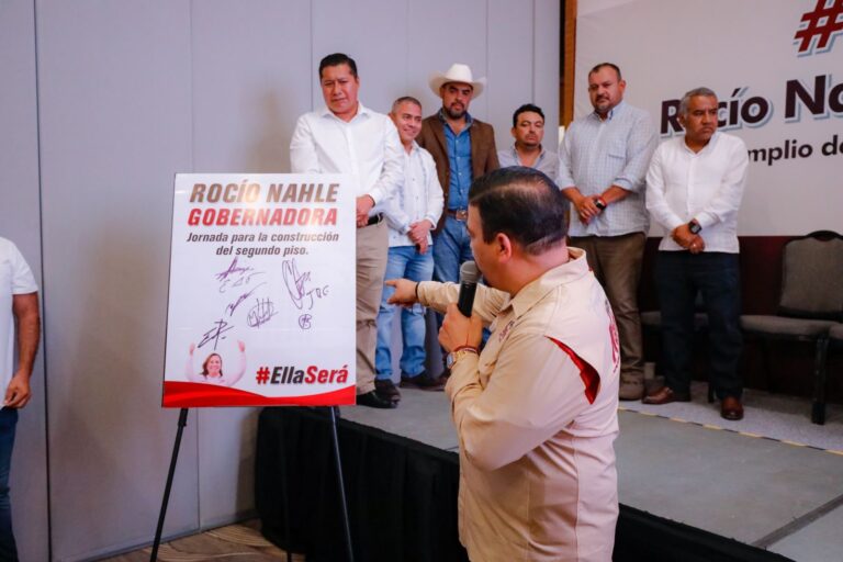 La mafia de los Yunes se queda sola; Cazarín le suma 10 alcaldes del PRD y RSP a Rocío Nahle