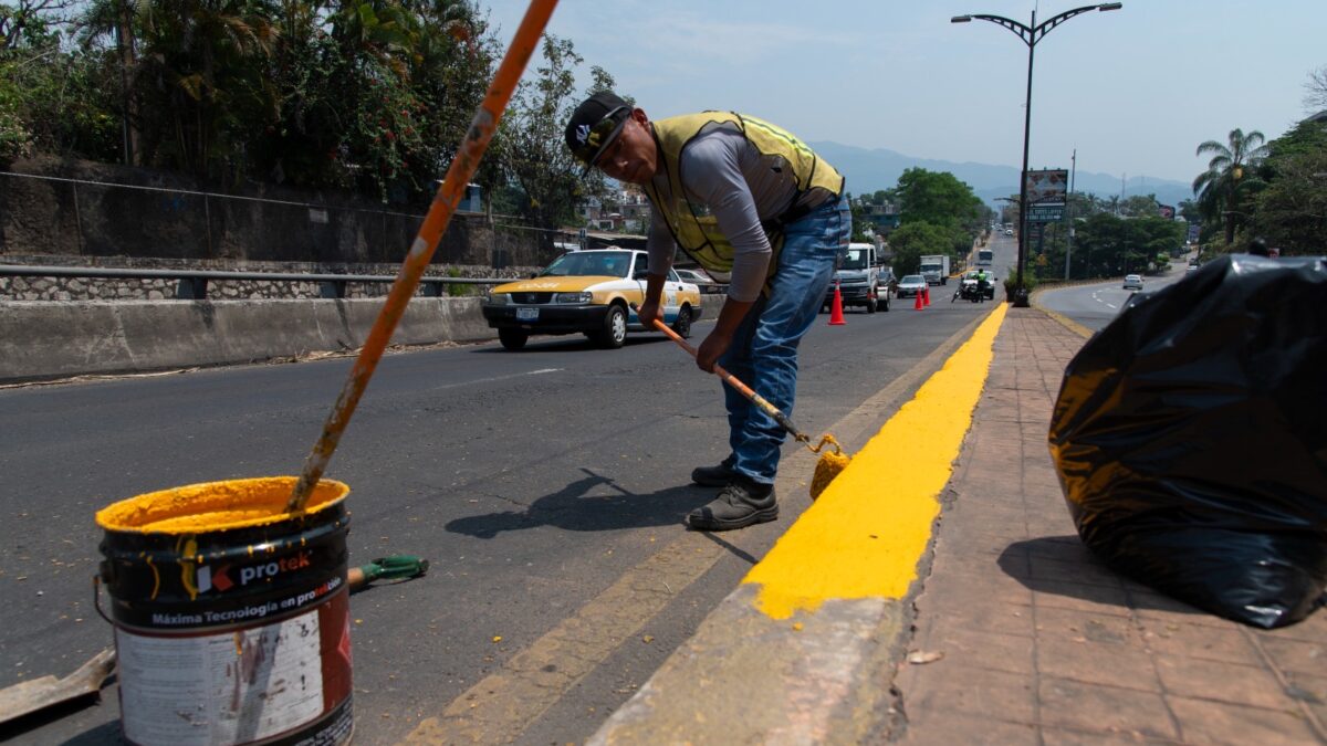 Realizan trabajos de balizamento en bulevar Tratados de Córdoba