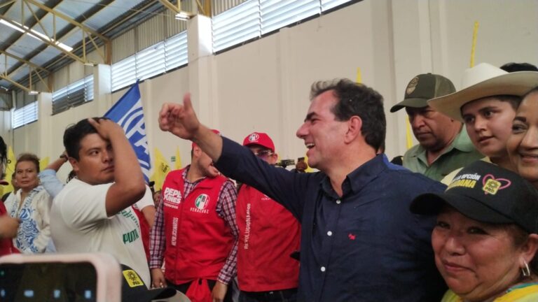 Se compromete Pepe Yunes a atender las preocupaciones de las madres de familia en materia de seguridad, salud y educación