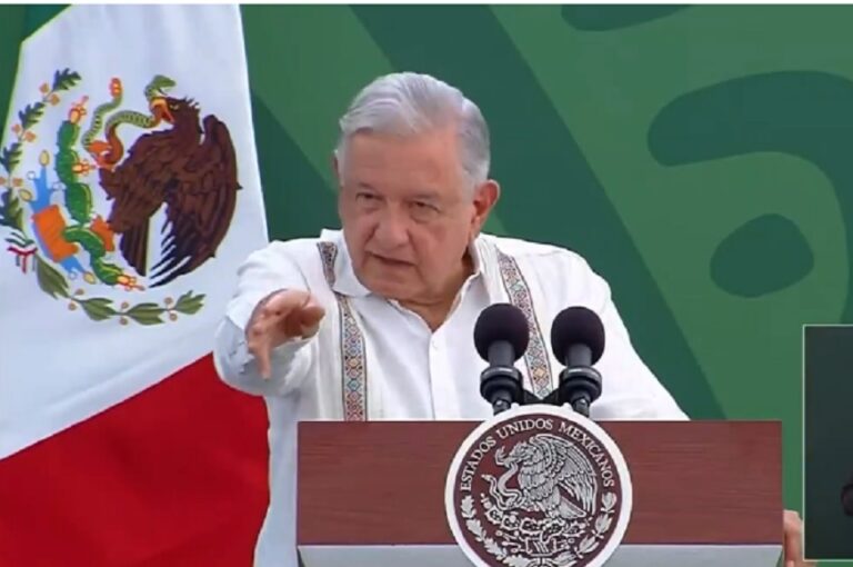 Advierte AMLO a Televisa por reportajes sobre Dos Bocas y “calumnias”contra Rocío Nahle