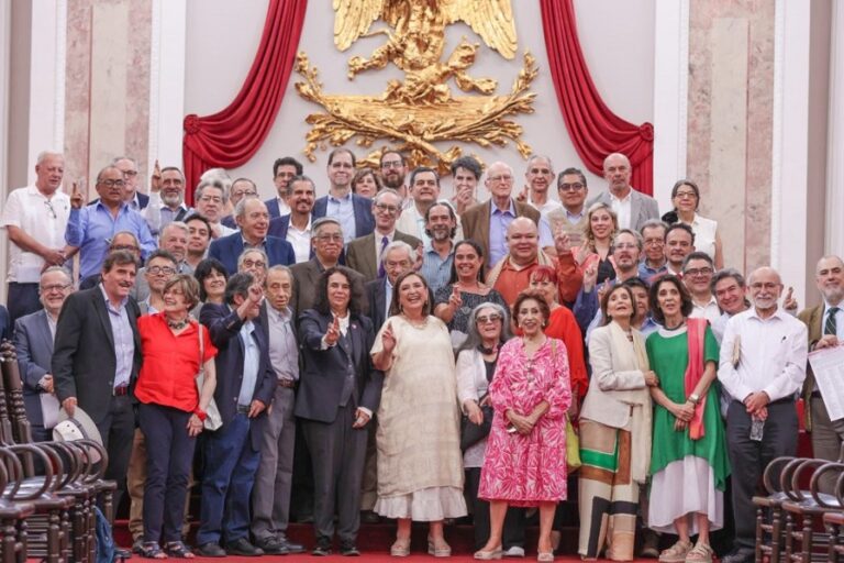 Intelectuales y académicos llaman a votar por proyecto de Xóchitl Gálvez