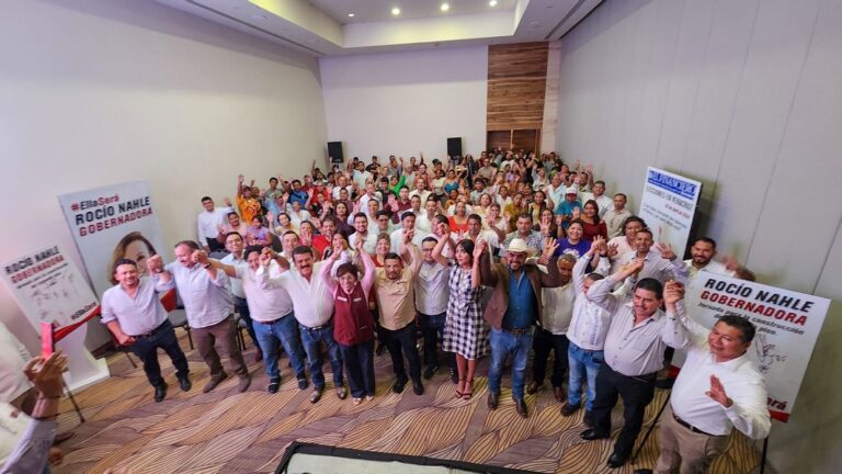 Cazarín le suma 10 alcaldes del PRD y RSP a Rocío Nahle .