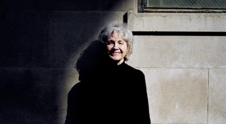 Alice Munro ya no está, pero su vida de niñas y mujeres continúa.