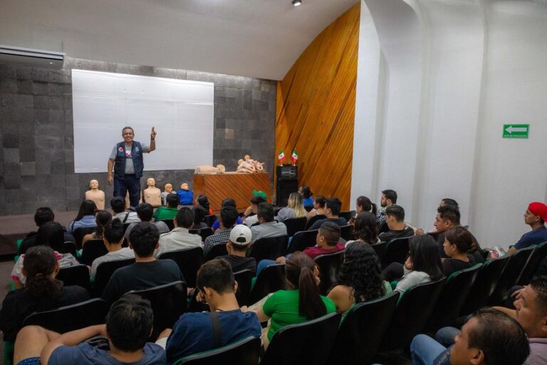 Capacita Ayuntamiento de Xalapa en primeros auxilios a empresariado local.