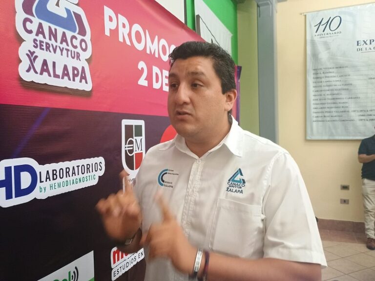 Pérdidas del 50 hasta 80 por ciento reportan comerciantes por cierre de centro de #Xalapa.