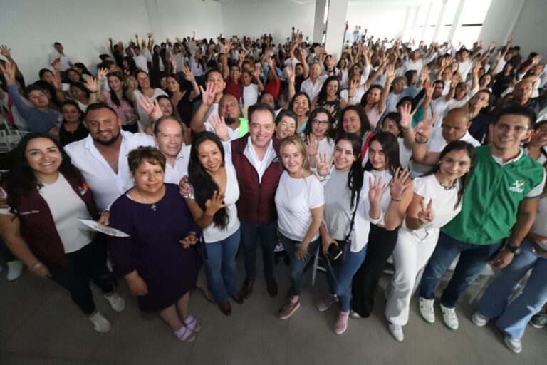 Gonzalo Alarcón sella Alianza con maestros de Atizapán de Zaragoza
