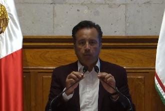 Cuitláhuac García anuncia aumento al salario magisterial en veda electoral.