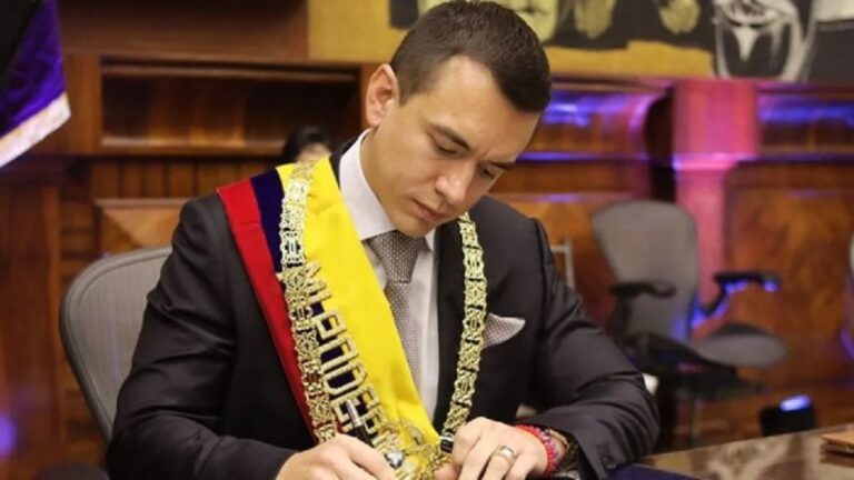 Ecuador anuncia cierre de sus consulados en México .
