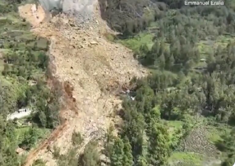 Más de dos mil personas sepultadas por deslizamiento de tierra en Papúa Nueva Guinea