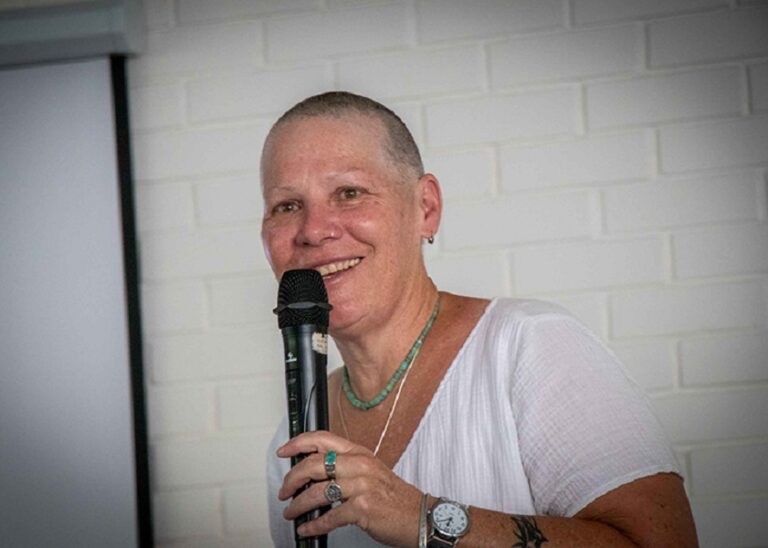 Metodología queer, esencial en producción de conocimiento: Emma Bailey.