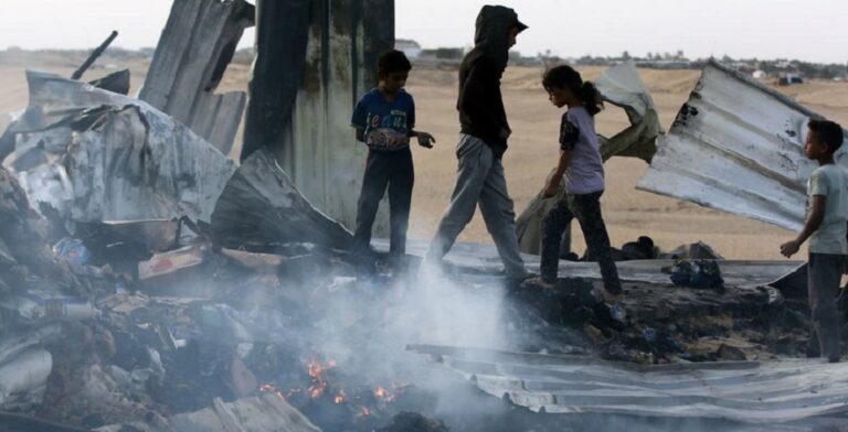 Gaza: Rafah albergaba a unos 600.000 niños que ahora sufren más trauma y nuevos desplazamientos