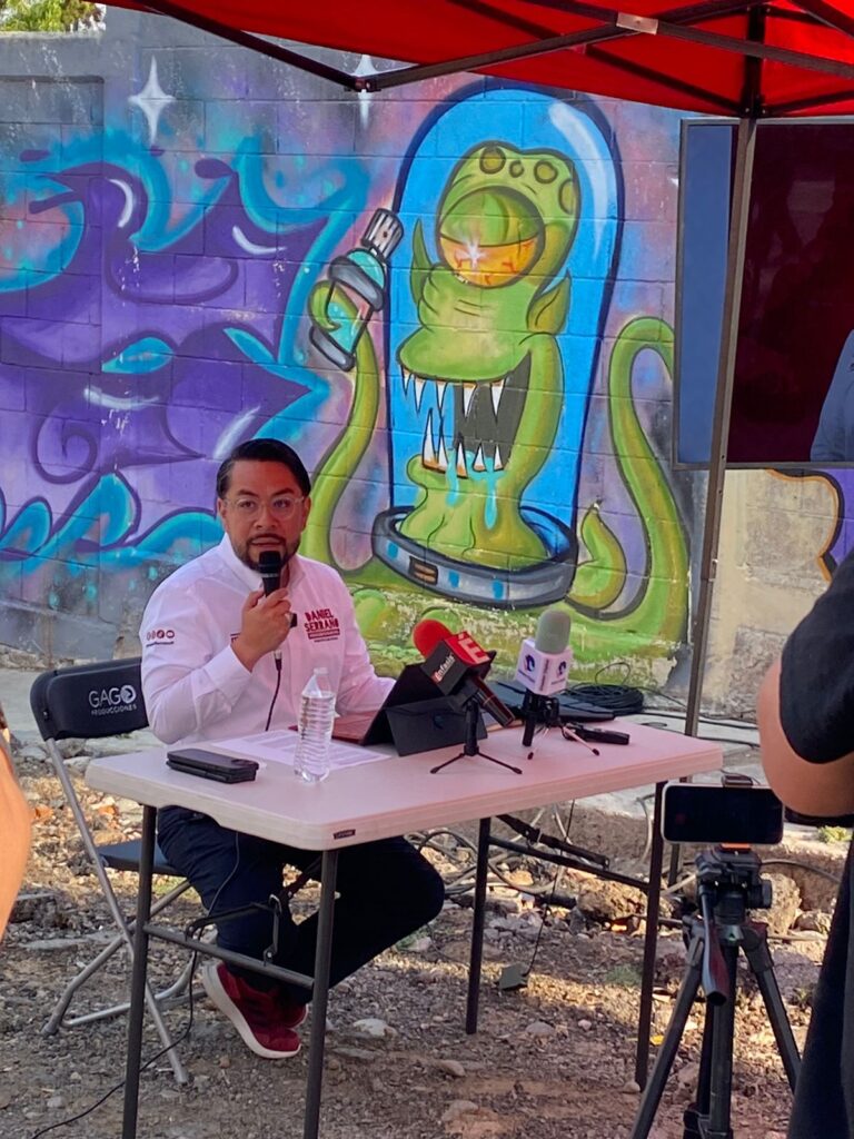 Mil 962 millones de pesos a Izcalli, para acabar con calles rotas, oscuras, sin agua, drenaje, ofrece Daniel Serrano*