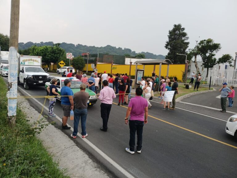#Veracruz: 5 mil trabajadores de la SEV no laboraron por toma de oficinas del GNTE-