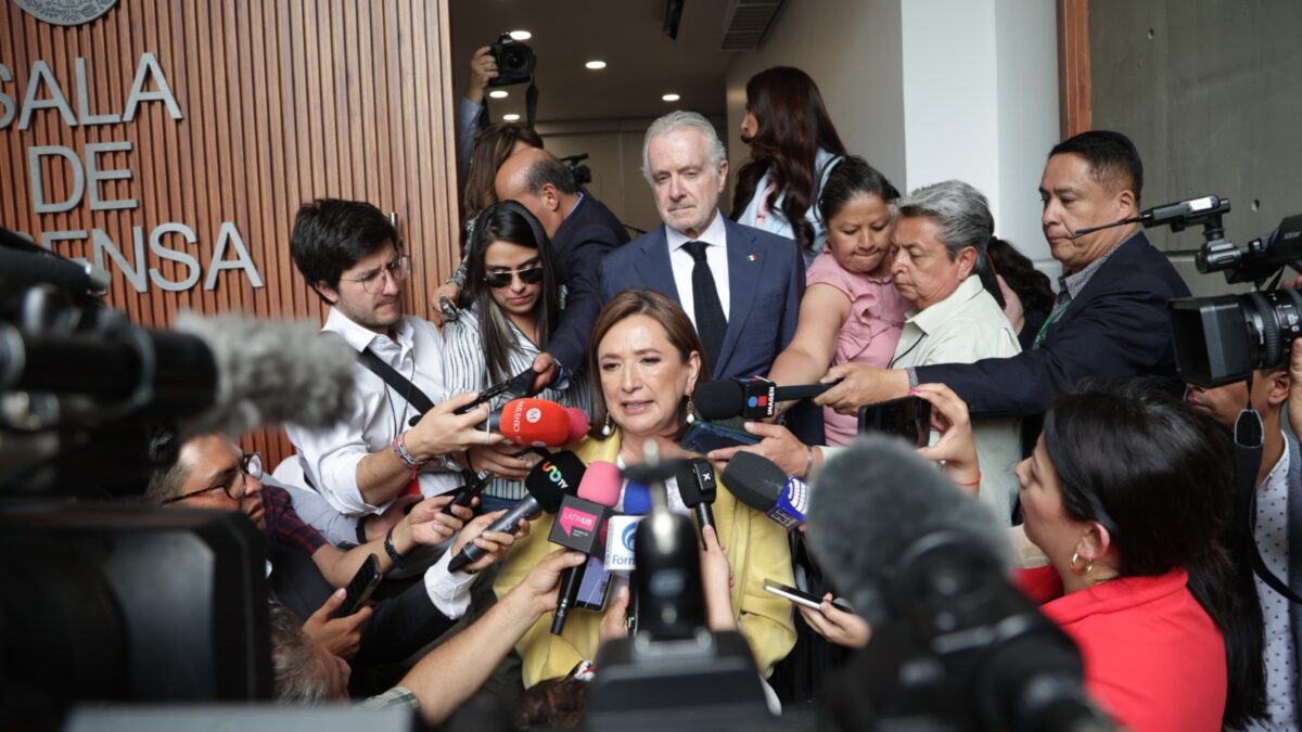 Presenta Xóchitl Gálvez demanda en el Tribunal Electoral por omisión del INE.