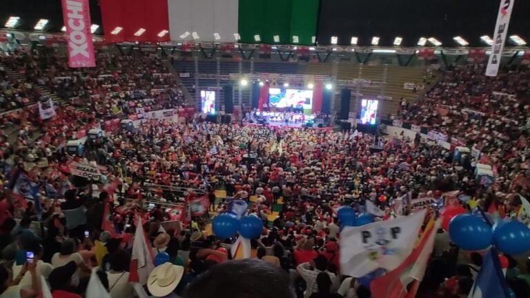 PEPE YUNES Y XOCHITL GÁLVEZ LLEGAN A ORIZABA.