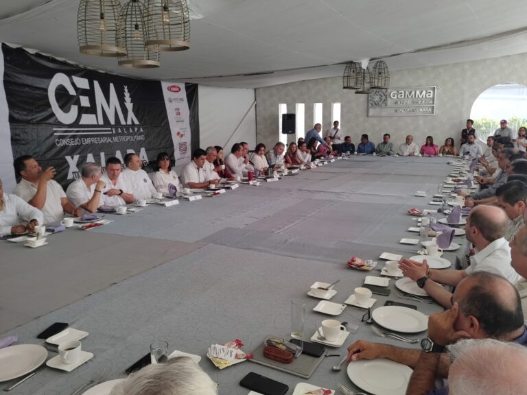 Rocío Nahle no se presenta a reunión con empresarios en Xalapa.