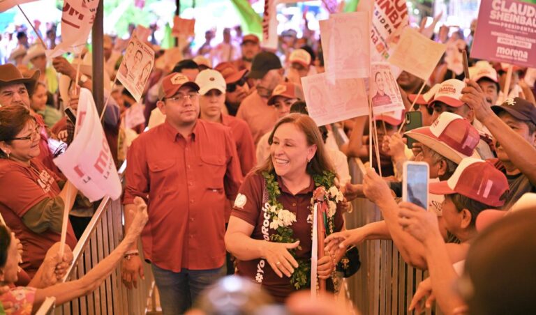 Rocío Nahle realizó pre cierre de campaña en el sur.