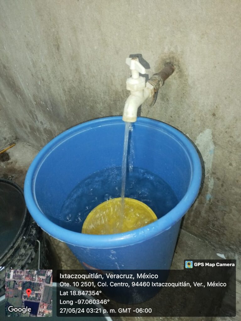 MÁS DE 24 HORAS DE FLUJO CONSTANTE DE AGUA EN IXTACZOQUITLÁN.