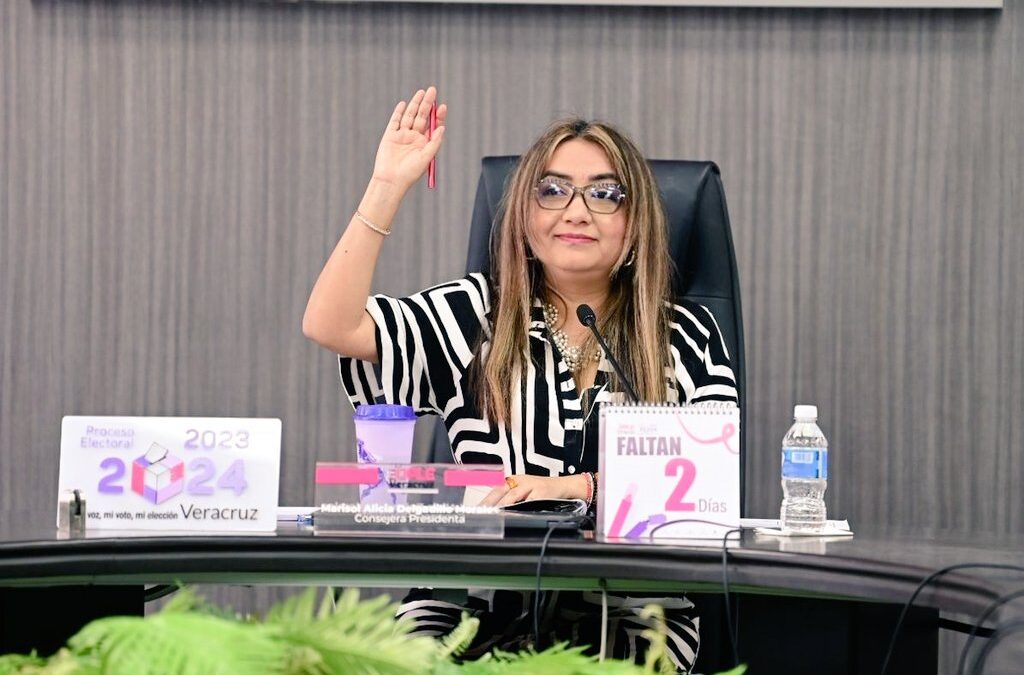 OPLE #Veracruz integra reportes de las incidencias en entrega de paquetería electoral.
