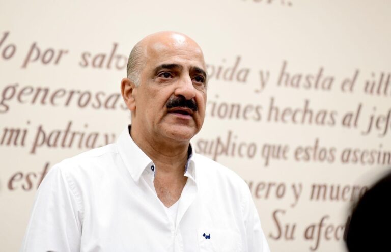 Ante la demanda de Agua en Xalapa Ayuntamiento y CMAS atienden a población.