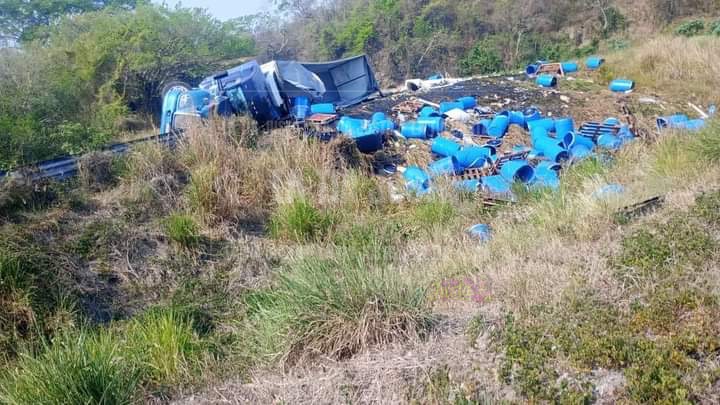 MUERE EN VOLCADURA