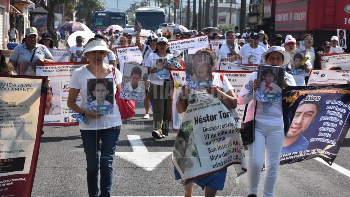 Marchan Colectivos de Desaparecidos