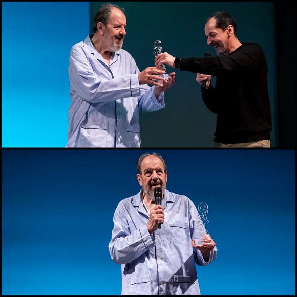 José María Pou recibe el premio Málaga de Teatro en pijama y pantuflas