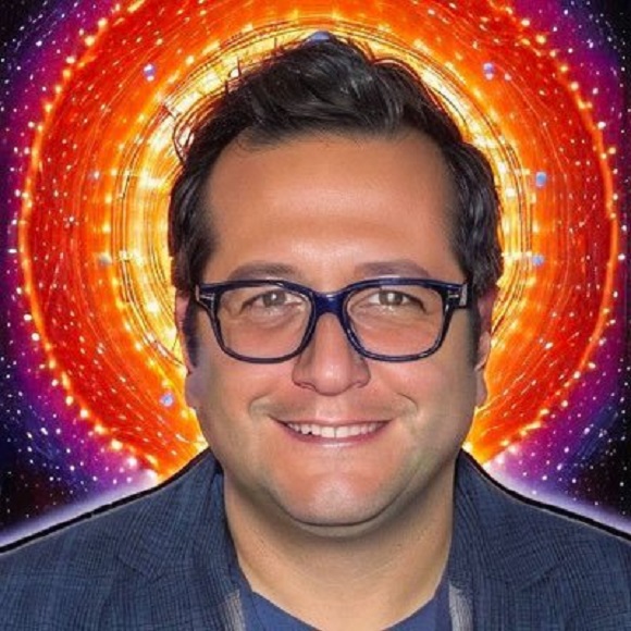 Por decir que salieron peores a los anteriores hijo de AMLO ataca a Eugenio Derbez.