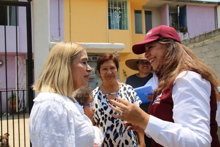 Es momento de las Mujeres para vivir con dignidad: Juanita Carrillo .