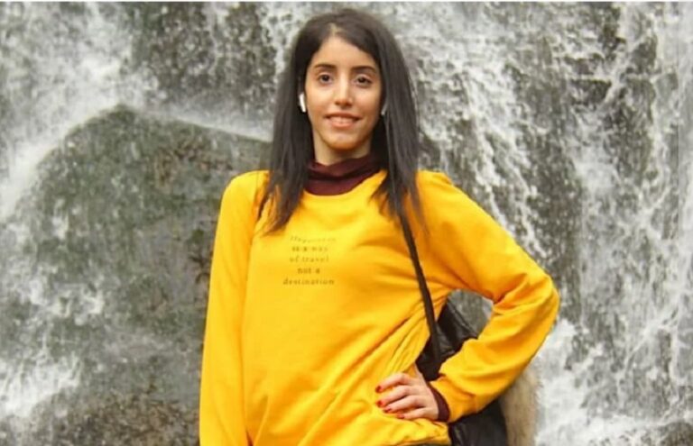 Manahel al Otaibi, joven Saudí condenada a 11 años por defender los derechos de las mujeres.