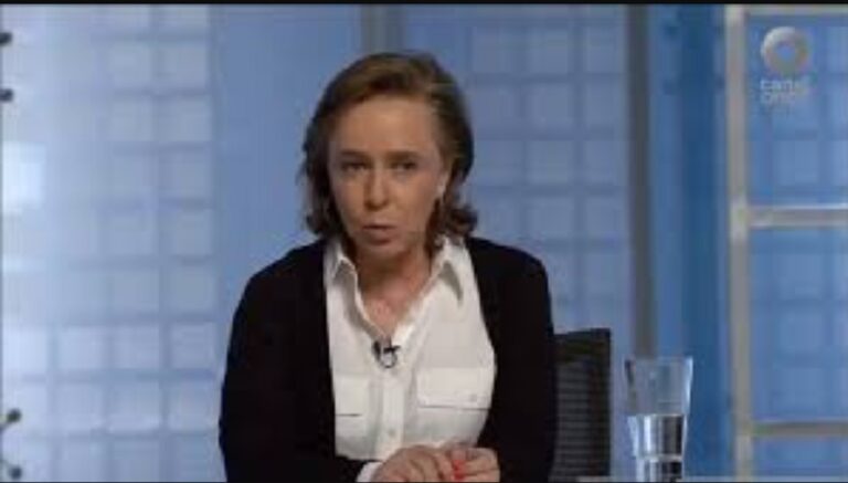 Se solidarizan con Amparo Casar ante el abuso del poder presidencial. #YaBasta