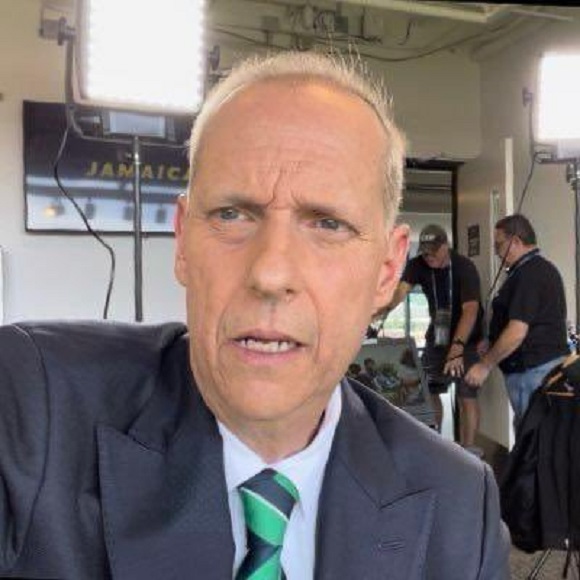 TUND despide al cronista deportivo Paco Villa y hay pesar en el ámbito deportivo .