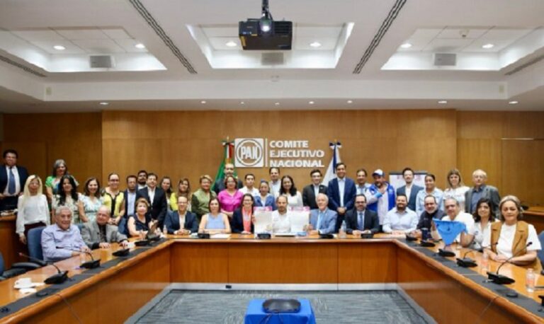 Sin Xóchitl Gálvez, el PAN acuerda agenda antiabortista; la llevarán a siguiente legislatura