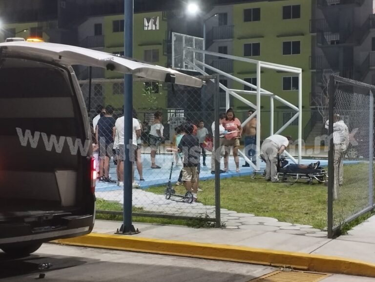 UN NIÑO DE 5 AÑOS CAE ACCIDENTALMENTE DE UNA EXTRUCTURA EN CANCHAS DEPORTIVAS Y QUEDA INCONSCIENTE.