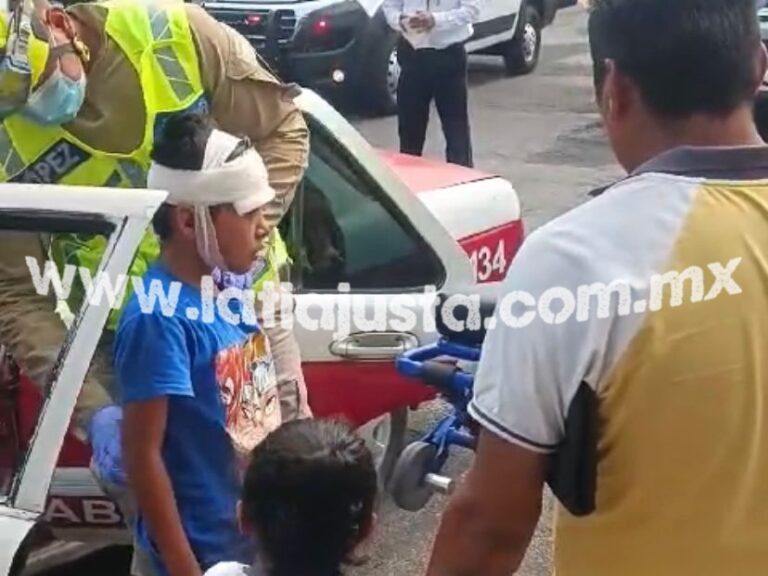 NO RESPETAN EL 1 X 1 Y CHOCAN TAXI CONTRA PATRULLA DE LA POLICÍA MUNICIPAL DE ORIZABA.