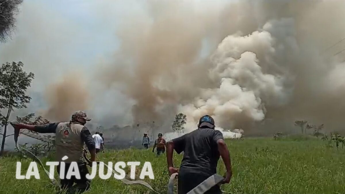 INCENDIO DE PASTIZAL EN COLONIA VENUSTIANO CARRANZA DE RÍO BLANCO, PONE EN ALERTA A LAS AUTORIDADES.