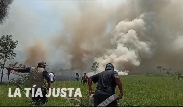 INCENDIO DE PASTIZAL EN COLONIA VENUSTIANO CARRANZA DE RÍO BLANCO, PONE EN ALERTA A LAS AUTORIDADES.