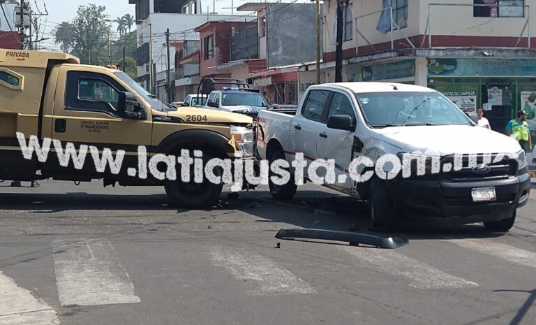 CAMIONETA NO RESPETA LA PREFERENCIA Y SE LA LLEVA UNA UNIDAD DE VALORES.