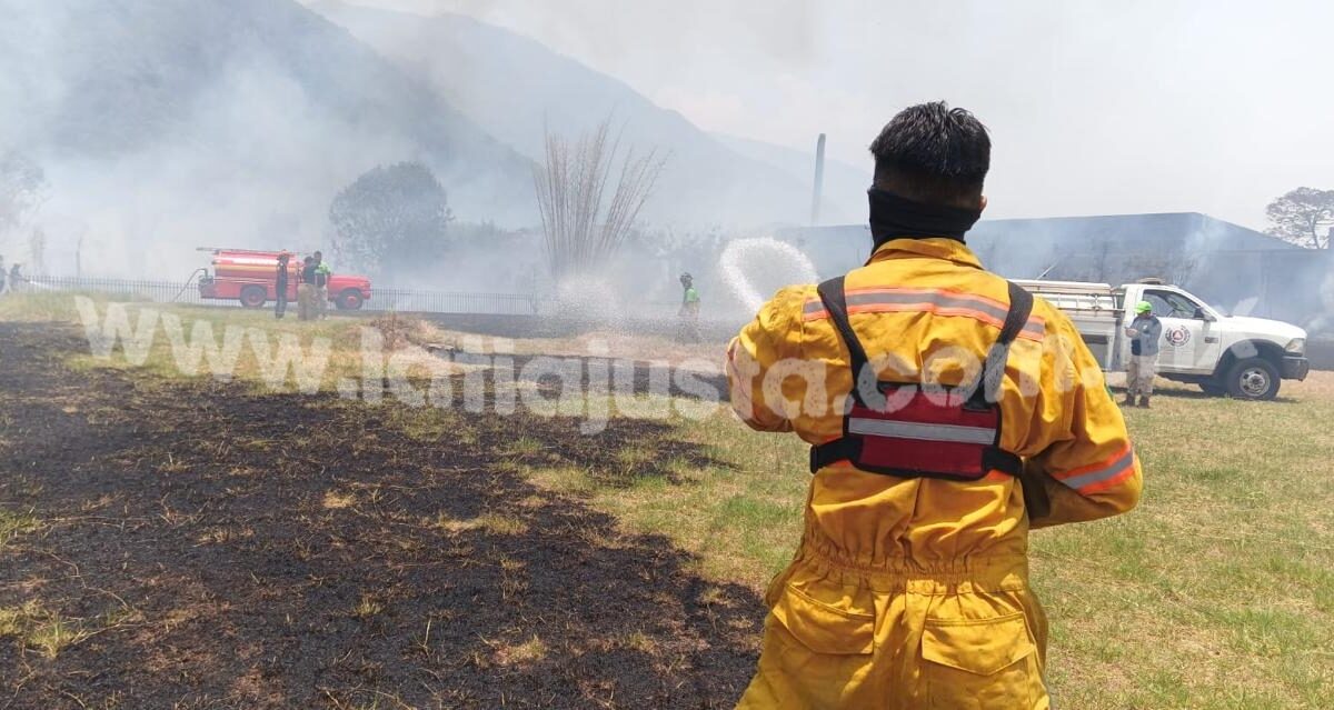 SE INCENDIA PASTIZAL EN EX FÁBRICA TEXTIL DE RÍO BLANCO.