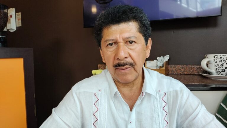 Rafael Pérez Sánchez agradece recibimiento de xalapeños en su primero dias de campaña. .