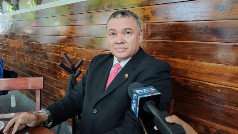 El presidente municipal de Acatlán y su comuna podrían ir a la cárcel por desacato