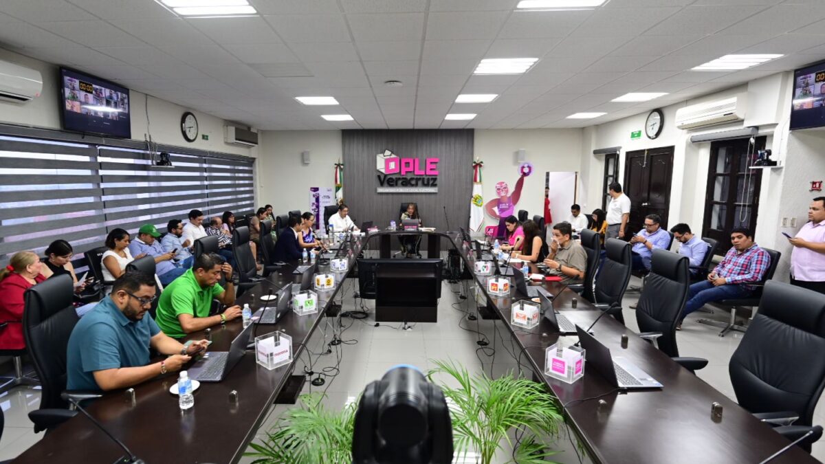 Consejo General del OPLE Veracruz aprueba muestras de casillas para verificar medidas de seguridad de documentación electoral.