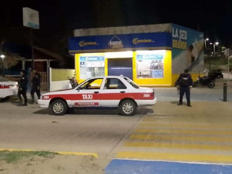 Identifican a mujer asesinada en un taxi en Coatzacoalcos.