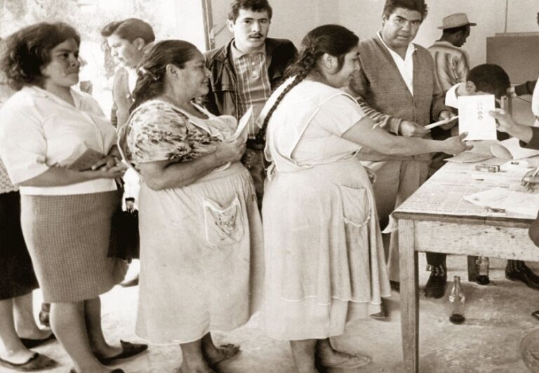En 1955, primer voto femenino en México.