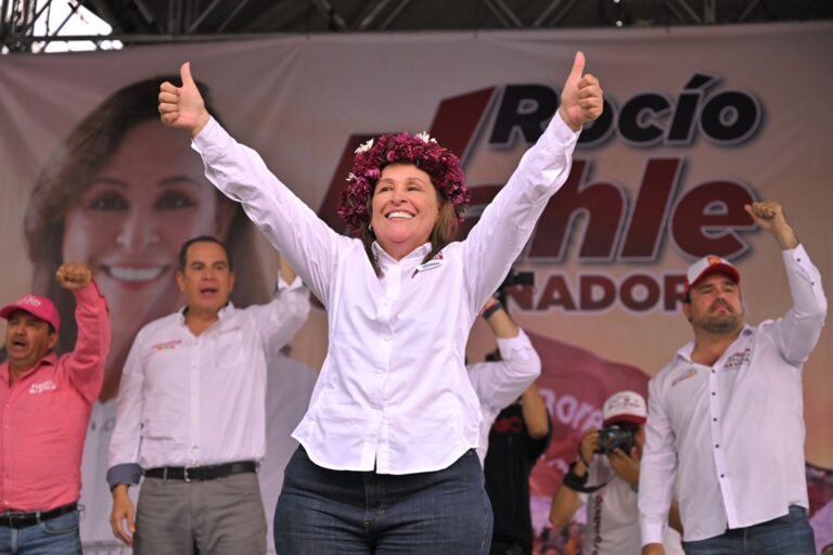 YA NADIE NOS ALCANZA ADELANTA NAHLE